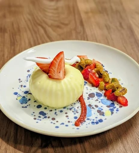Dôme vanille et fraises de pays, un dessert de Jessica